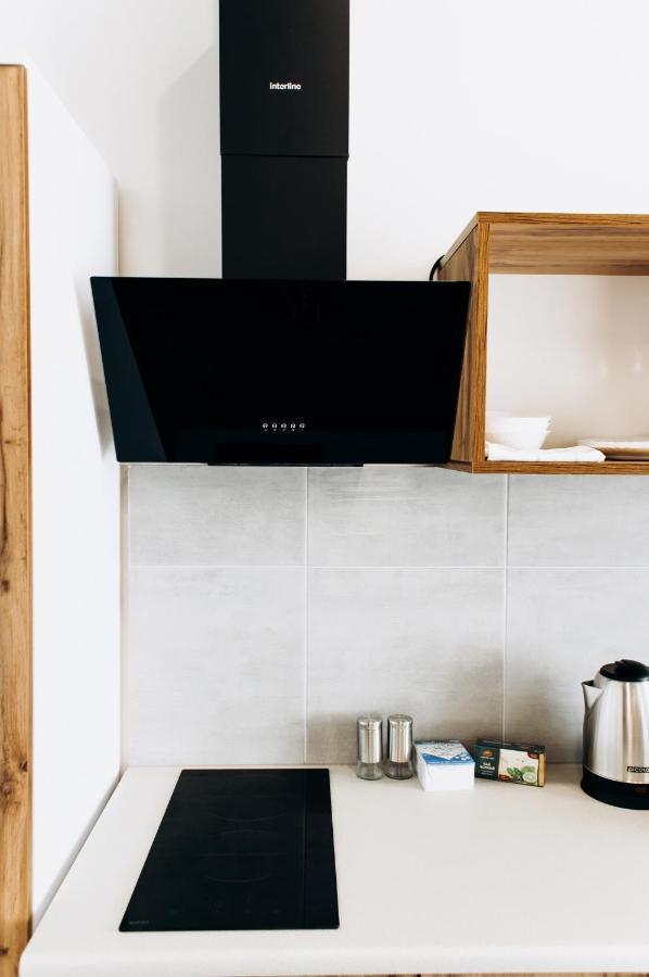 Resa Apart - Нові Smart-Квартири Біля Річки ウージュホロド エクステリア 写真